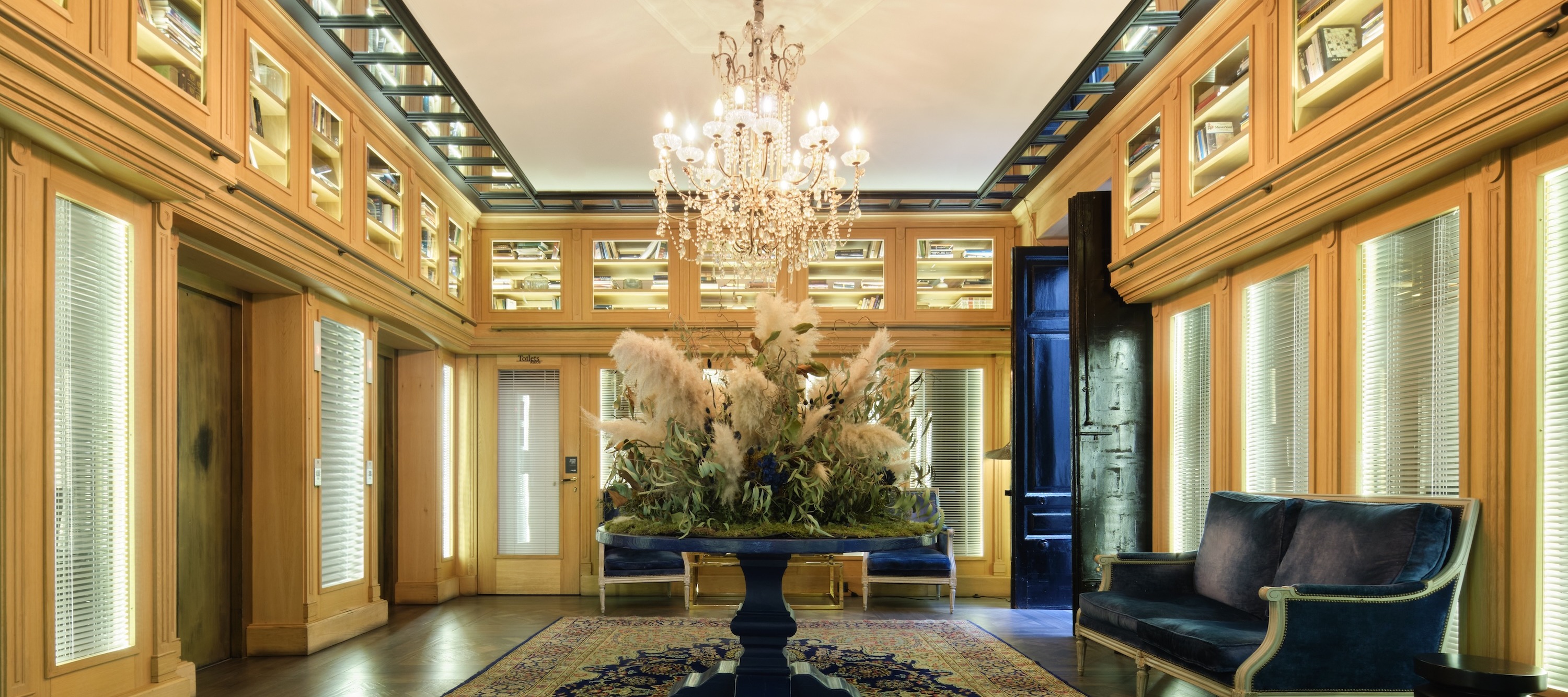 Only You Hotel & Lounge