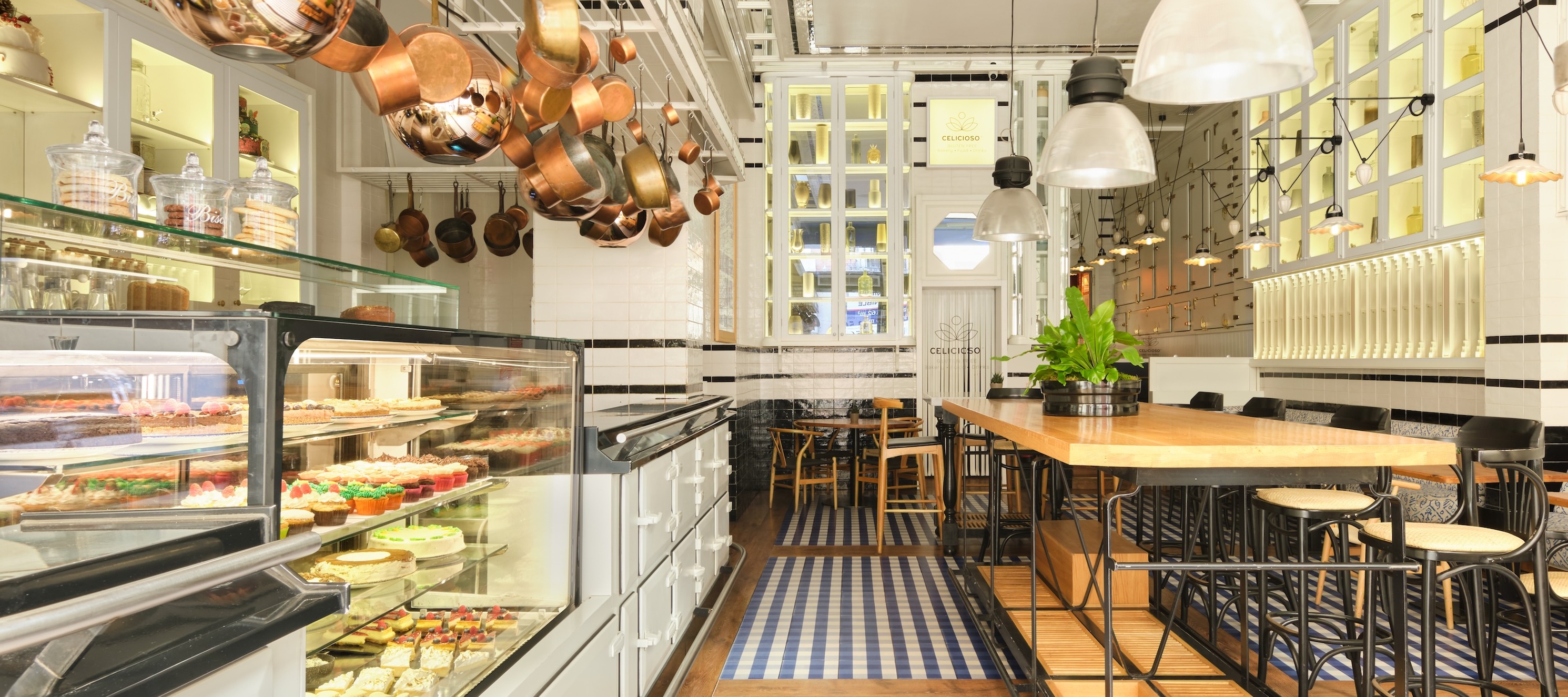 Only You Hotel & Lounge