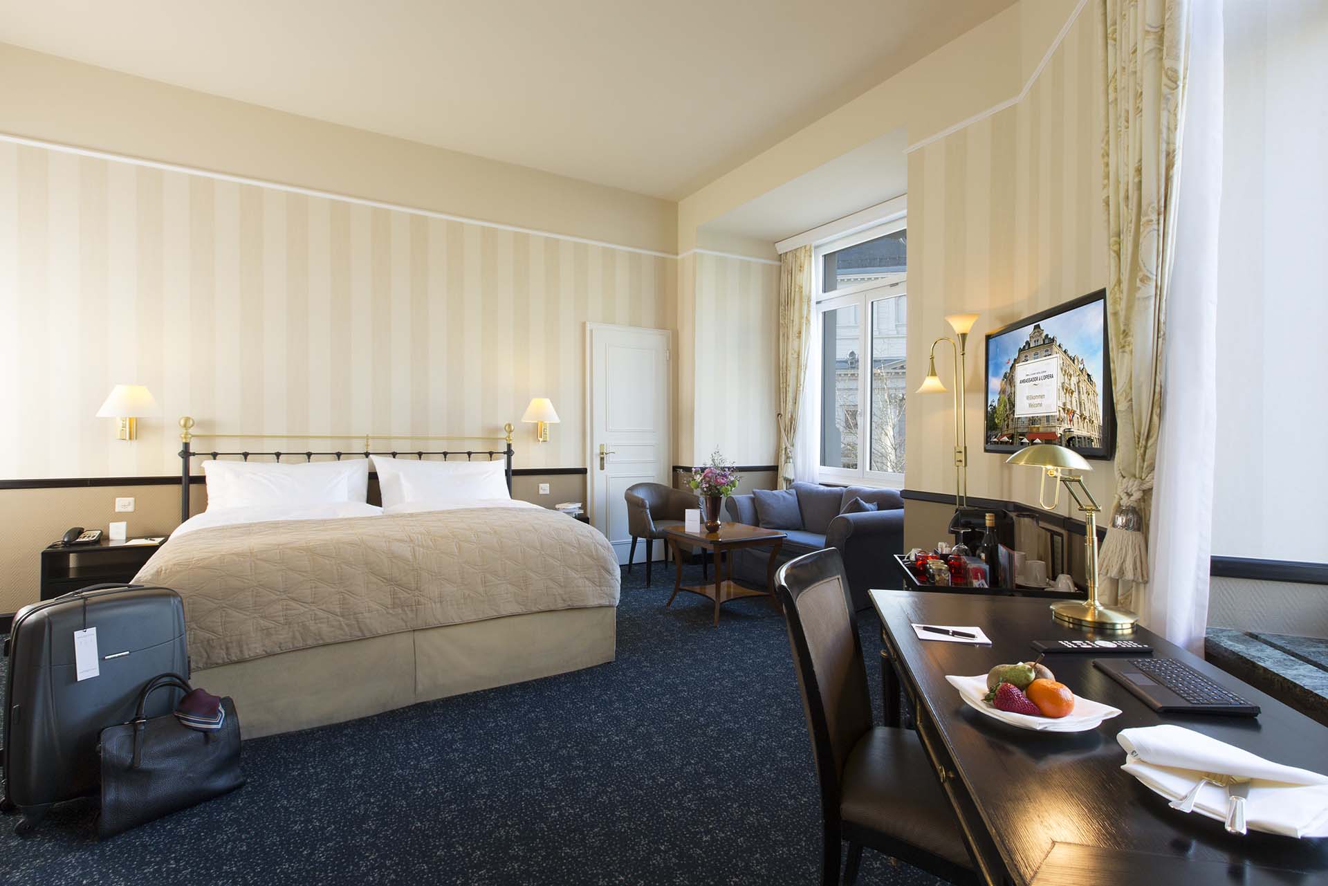 Ambassador a L'Opera