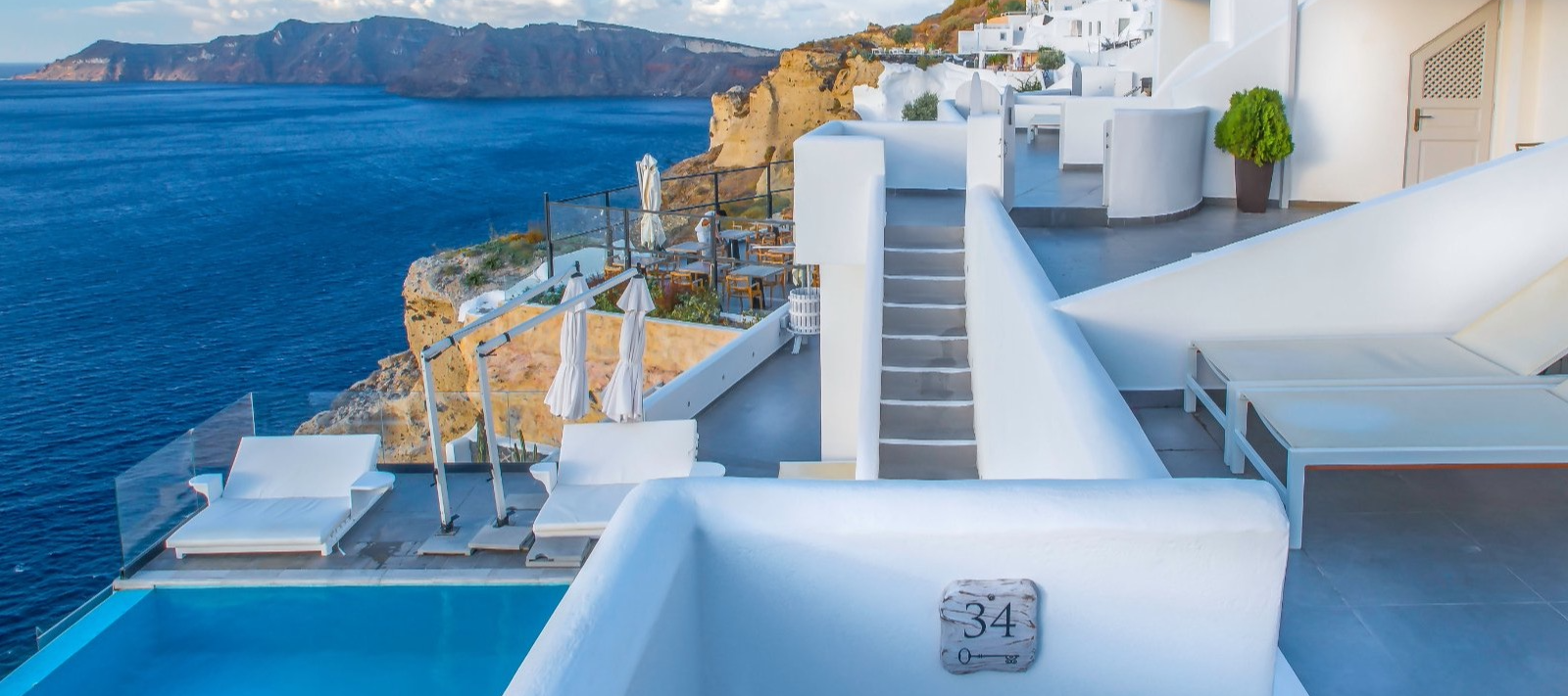 Santorini Secret Suites and Spa